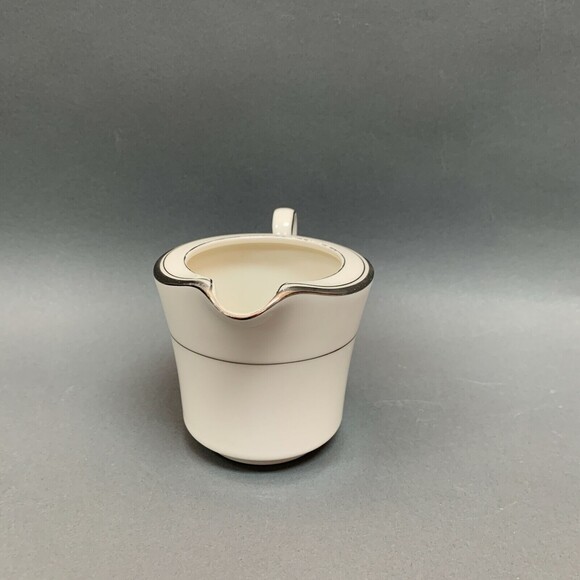 Noritake Ivory China Champlain 7553 Creamer Japan Platinum Trim - Picture 2 of 8